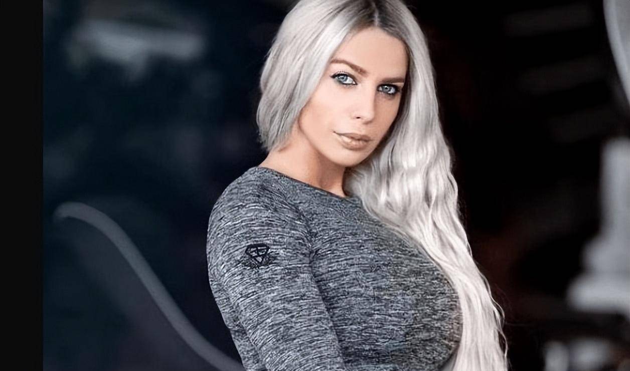 第五,金塔尔金塔尔是立陶宛时尚模特,身材高挑,性感惊艳.