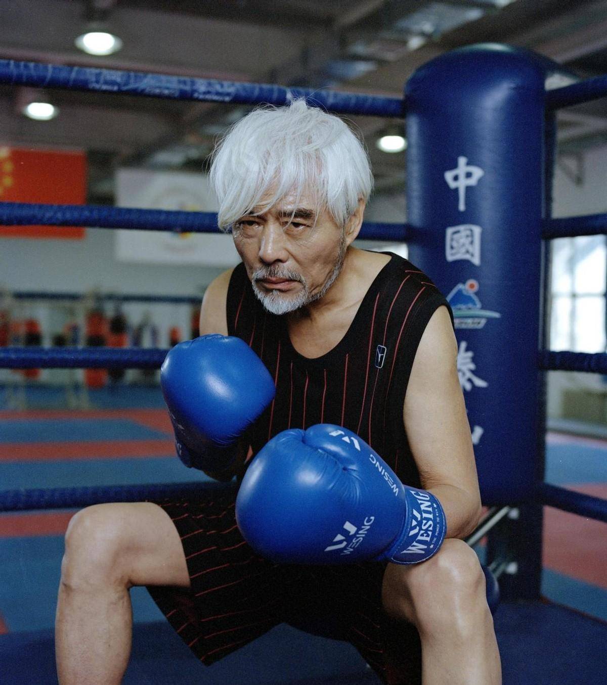 68岁张双利越老越"花枝招展",年轻态背后是严于律己的人生态度_运动