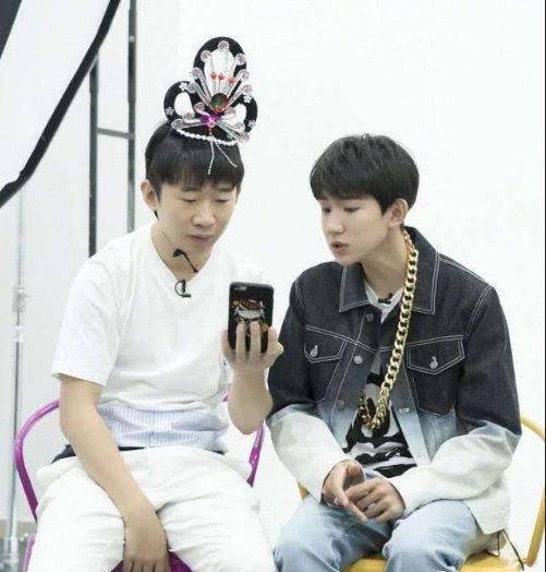 何炅46岁生日,人缘好到被明星祝福亮相,唯独不见肖战身影_评论_杨迪