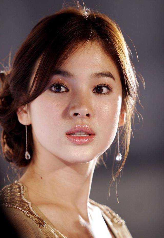 宋慧乔素颜拍雪中大片,美回《浪漫满屋》时期,真有39岁了_显得_照片