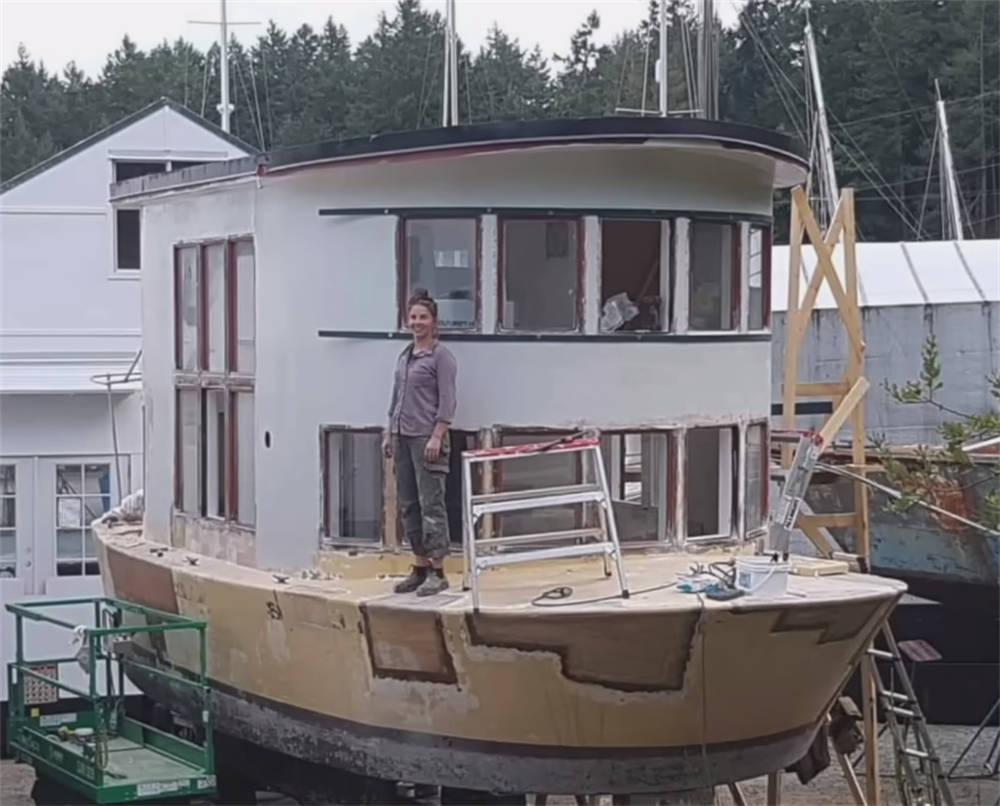 夫妻俩买下29㎡“船屋”，利用4米层高，装修水上LOFT，一住便2年_手机搜狐网