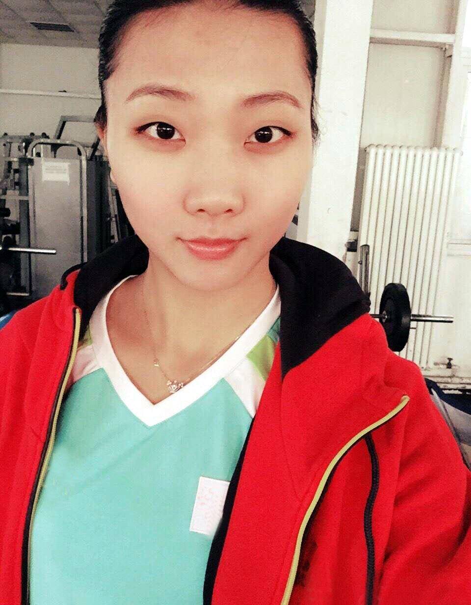 "小苹果"袁心玥:13岁离家,在母亲的泪光中崛起_女儿_周波_妈妈