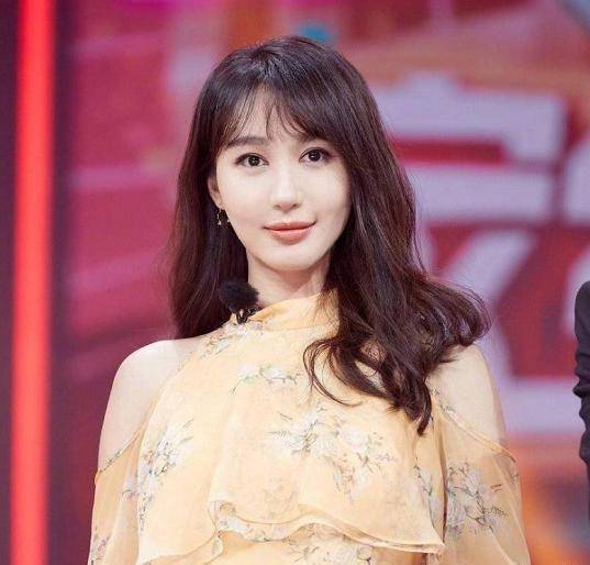 無關顏值,為什麼李菲兒10年了都鬥不過angelababy?_黃曉明_網友_群眾