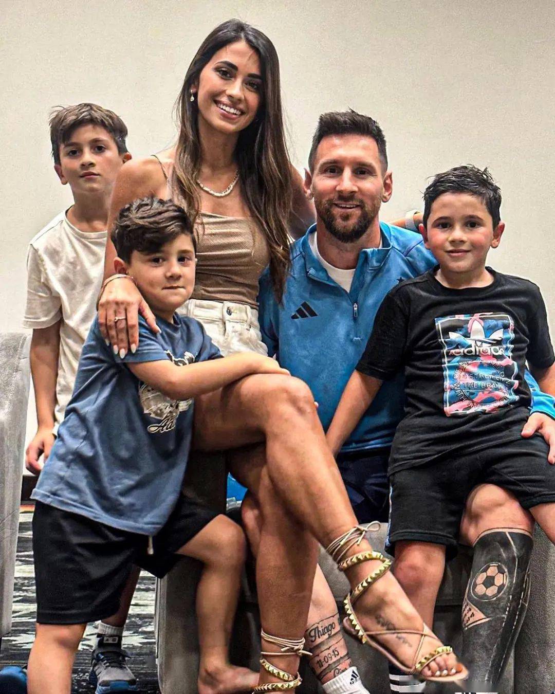 全世界,都想赶紧把奖杯给他_梅西_世界杯_阿根廷