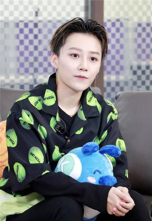 1997年出生的她,参加《青你2》,成了"老师"?