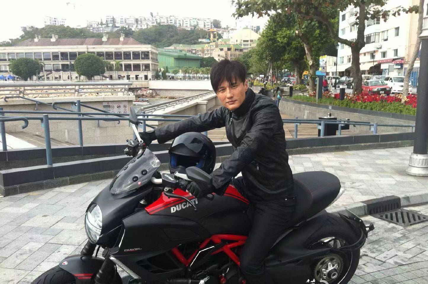 将微博当朋友圈,疯狂表白徐冬冬,女方回应不婚原因_拉克尔_对方_奎尔