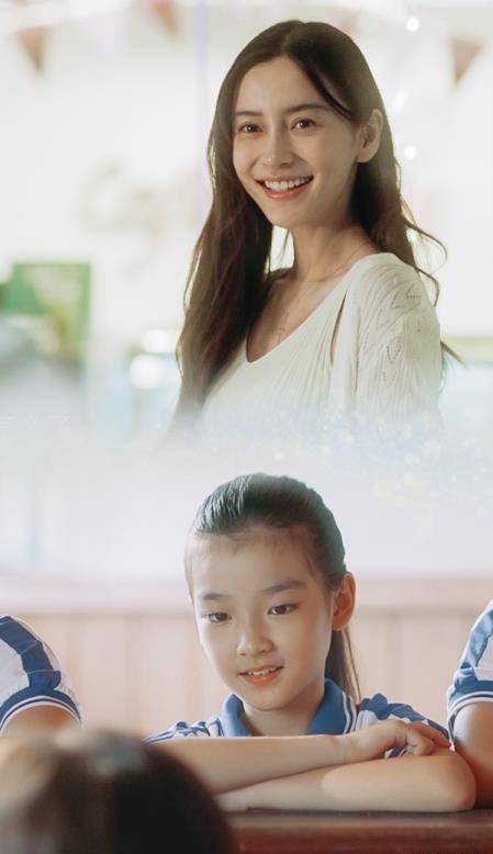 普普在《摩天大楼》中扮演受害者钟美宝(angelababy饰)的小时候,美宝