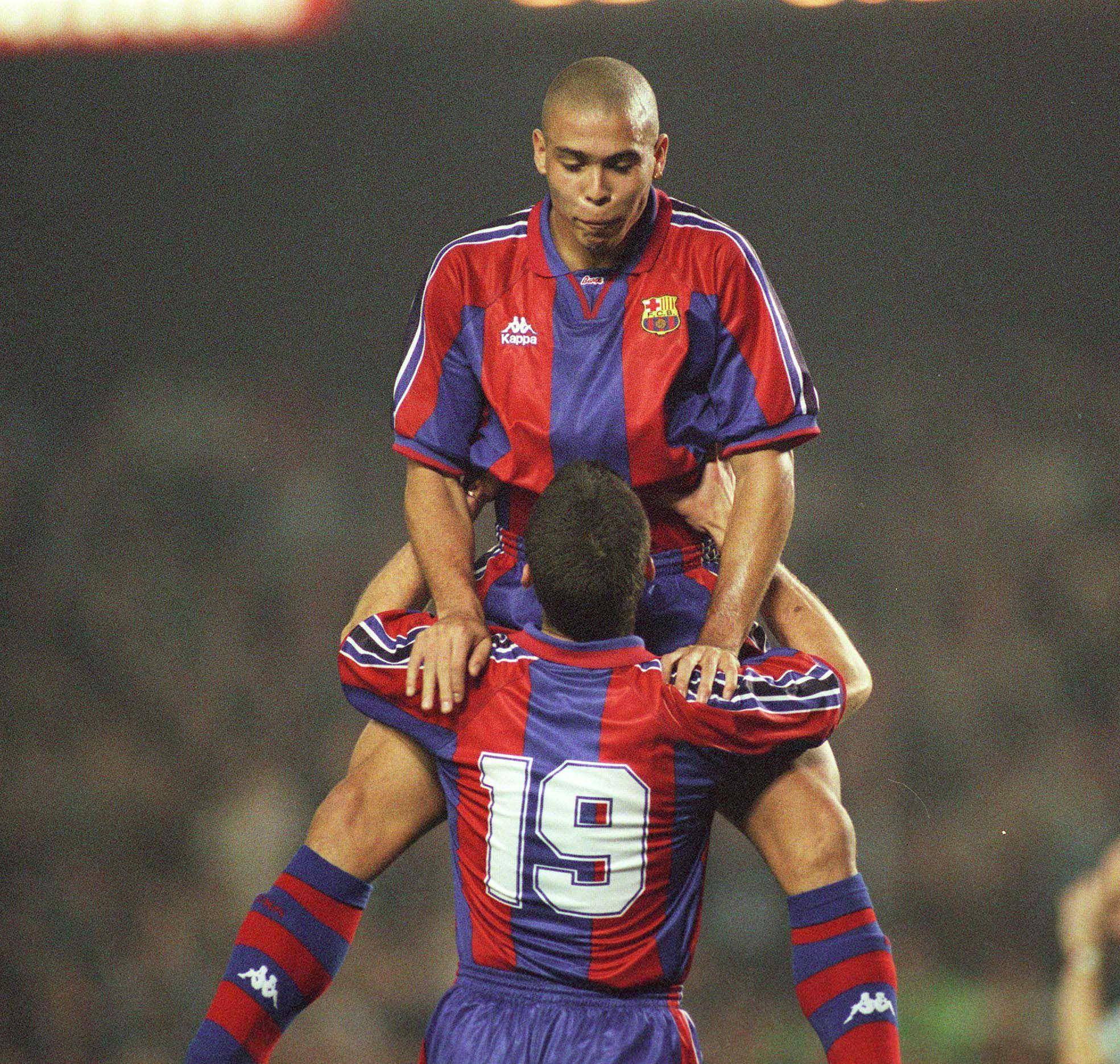 人:单季轰47球 豪夺3冠,为何却在诺坎普遭遇嘘声_罗纳尔多_巴萨_进球