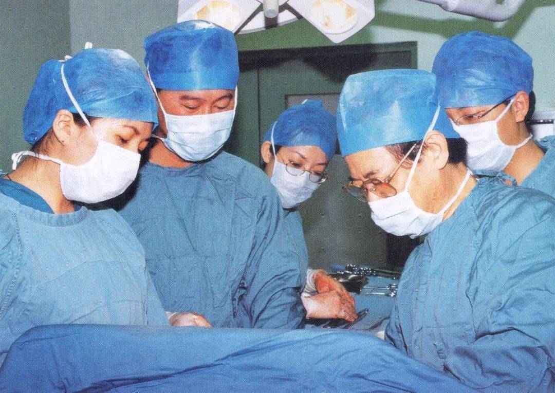 沉痛悼念我国著名胸心外科专家、北京协和医院李泽坚教授