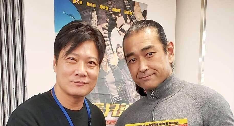 《古惑仔》,曾为成龙做替身,55岁的他所获荣誉挂满一整面墙_钱嘉乐