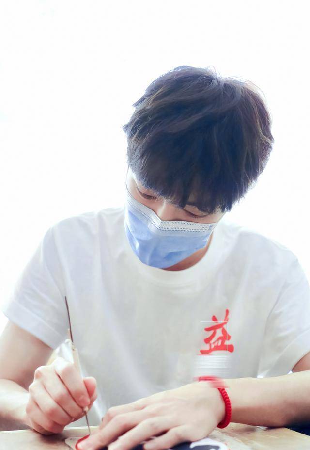 肖战《蔚县助农》现场:15张照片全记录_相关_公益_青年