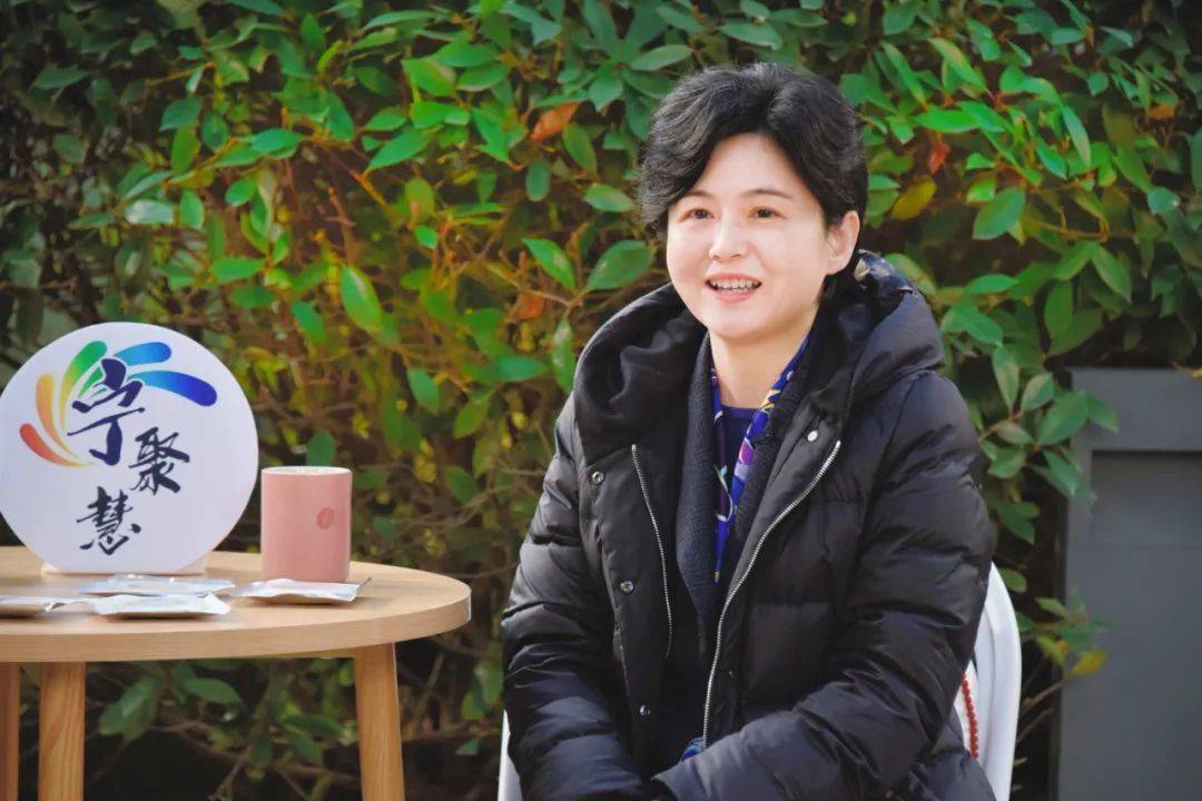 长宁区委书记王岚:在长宁,人和城是可以相互成就的_金虹桥_企业_发展