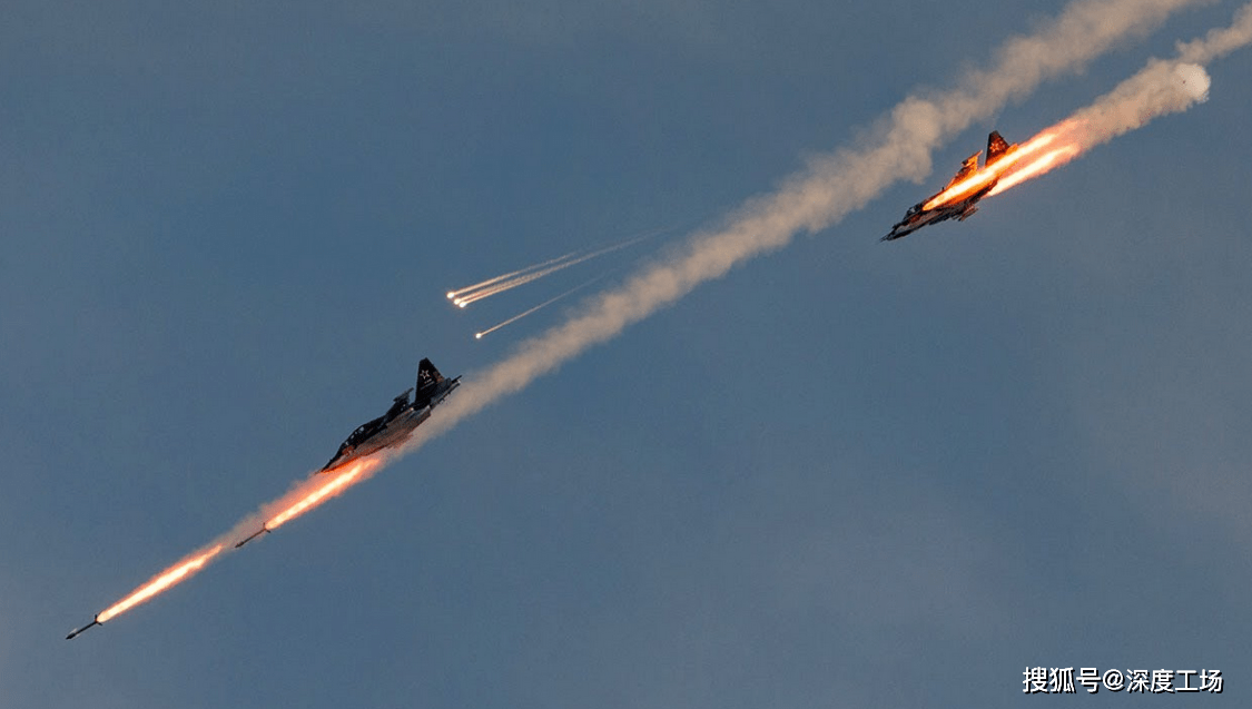 在基辅方向,就有乌军在变电站砌墙保护变压器,结果被俄军巡航导弹直接
