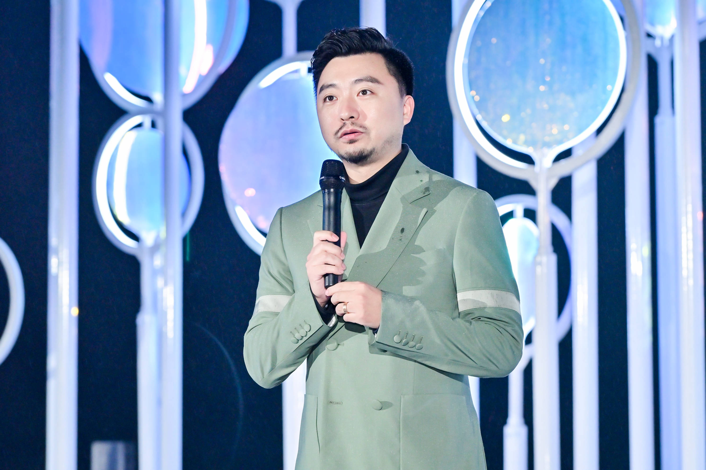 阐述爱的融合与交缠|蔡上连续5年打造天涯婚典舞台_设计_爱情_婚礼