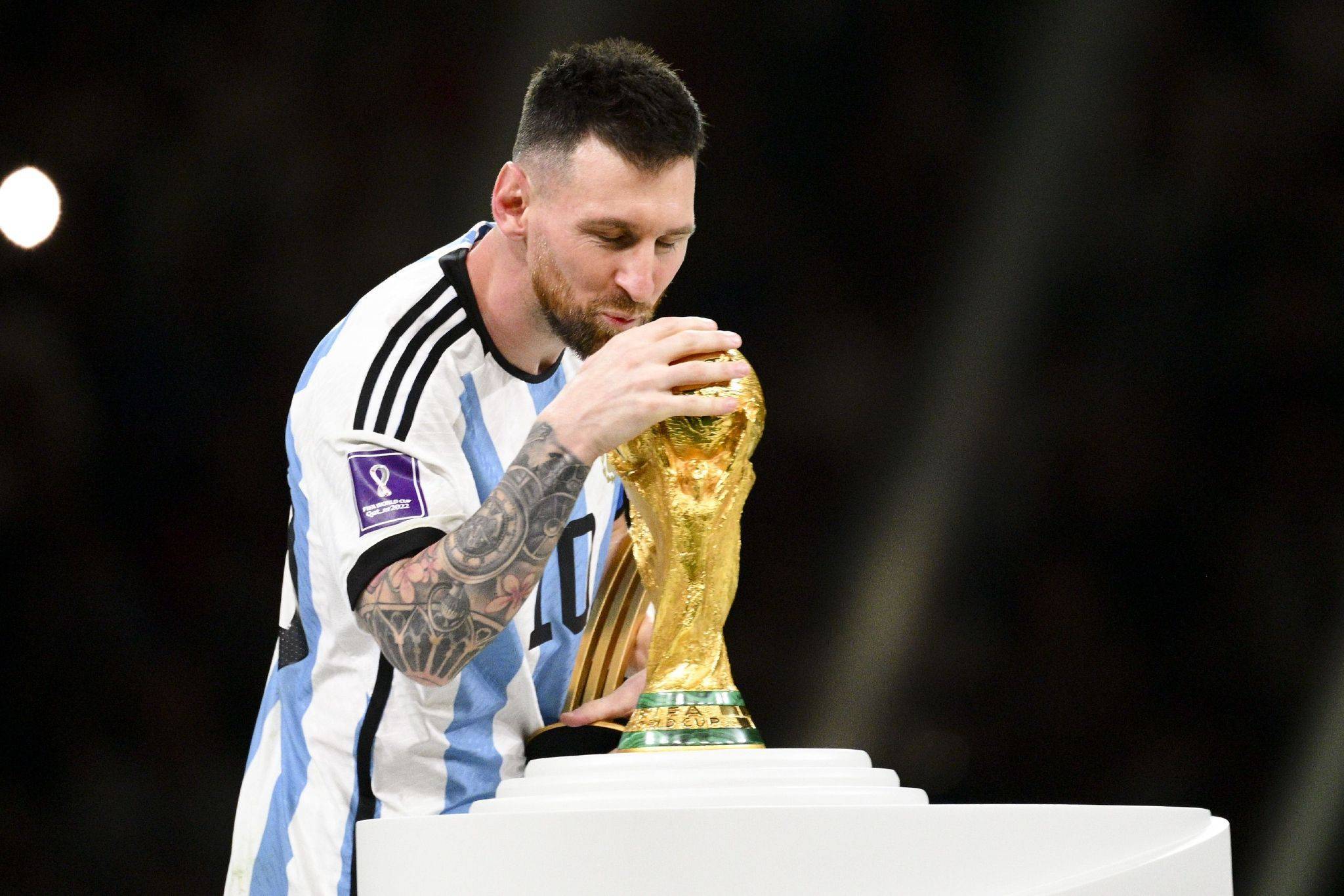 梅西捧杯那一刻:赚到钱的"中国队",还要多分一波红利_经济_运动_世界