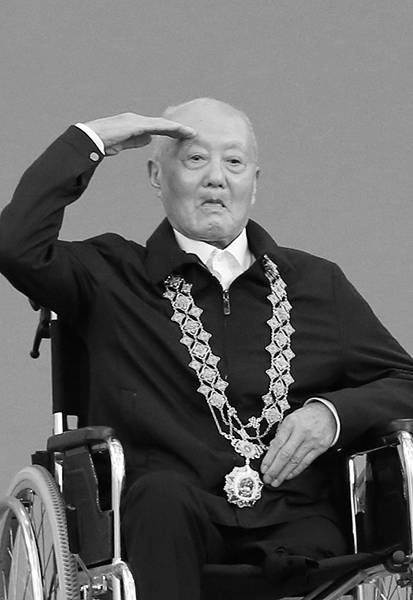 痛别老英雄!“共和国勋章”获得者张富清走了_西北野战军_国家_湖北