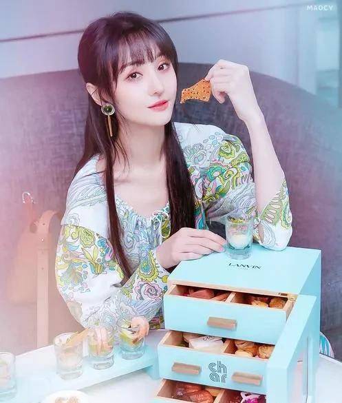 张恒表示从未要过抚养费,也没有携款潜逃一说,后悔没签合同_郑爽_事情