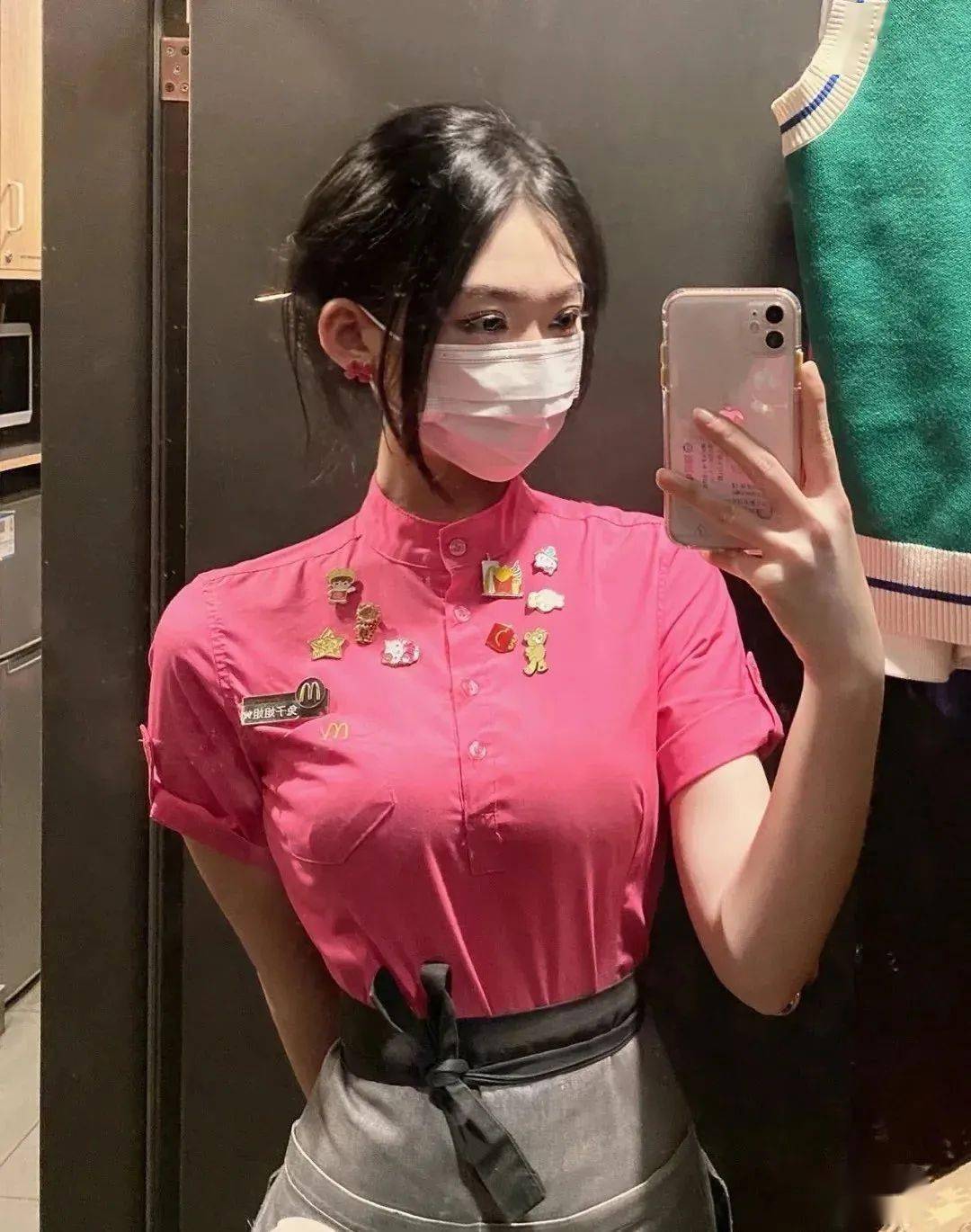 麦当劳"制服黑丝",火了!_肯德基_姐姐_品牌