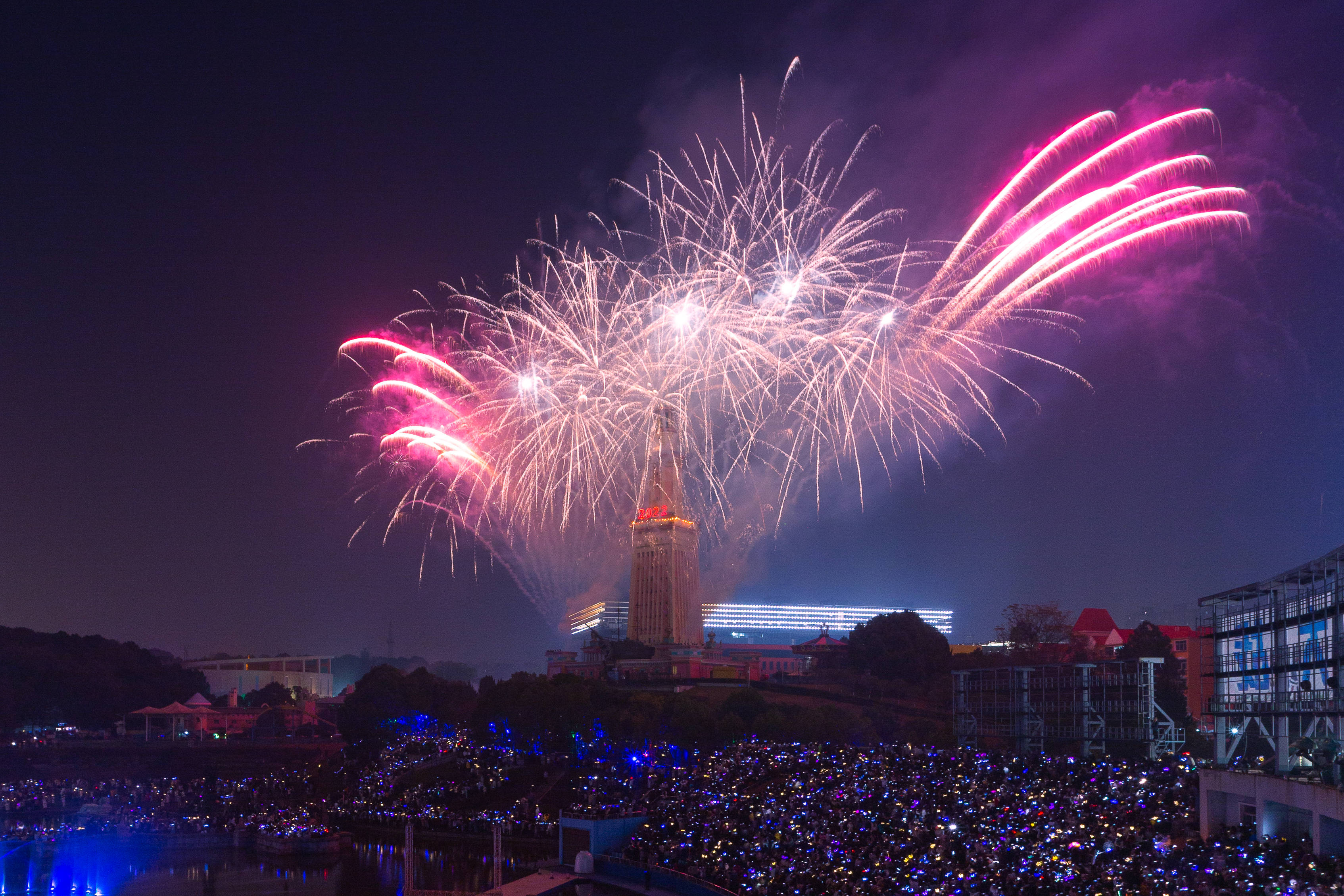 跨年烟花秀据悉,长沙世界之窗的跨年迎新季活动将会持续至2023年略 