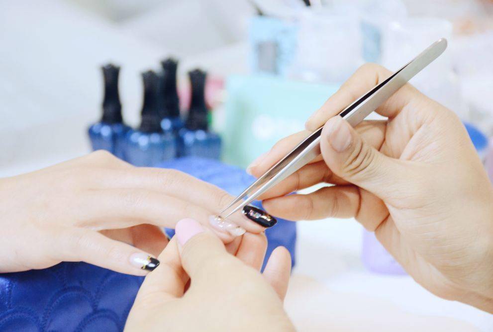 护理美甲的正确打开方式,一定要看到最后!_指甲_手部_修剪