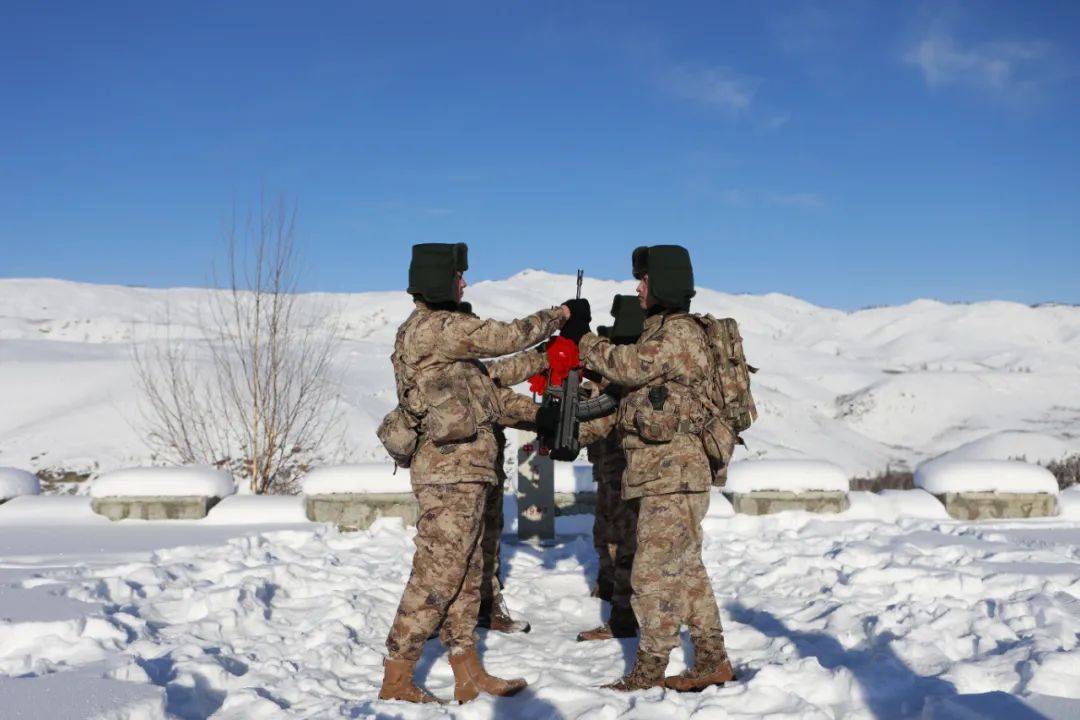 他们的"成人礼",在界碑前举行_新兵_白哈巴_边防连