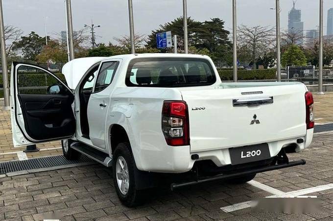 三菱"帕杰罗皮卡版"预售27-30万元!配超选四驱_搜狐汽车_搜狐网