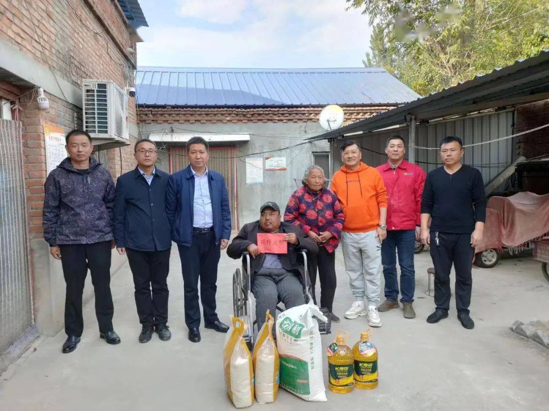 百姓量贩荣获"濮阳市行业领军型优秀民营企业"荣誉称号_顾客_物资