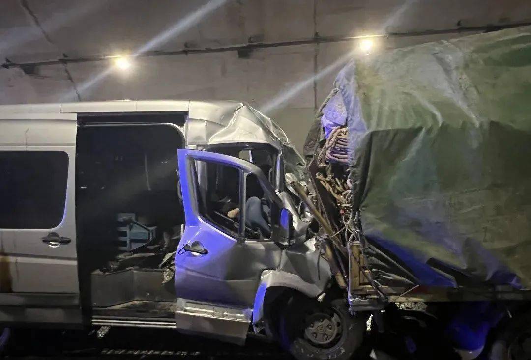 乌当区区长车祸身亡图片