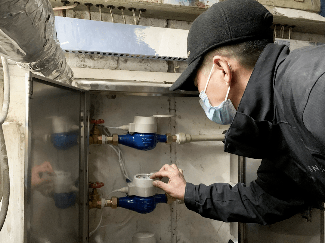 江岸老旧小区二次供水改造解民忧_居民_水表_社区