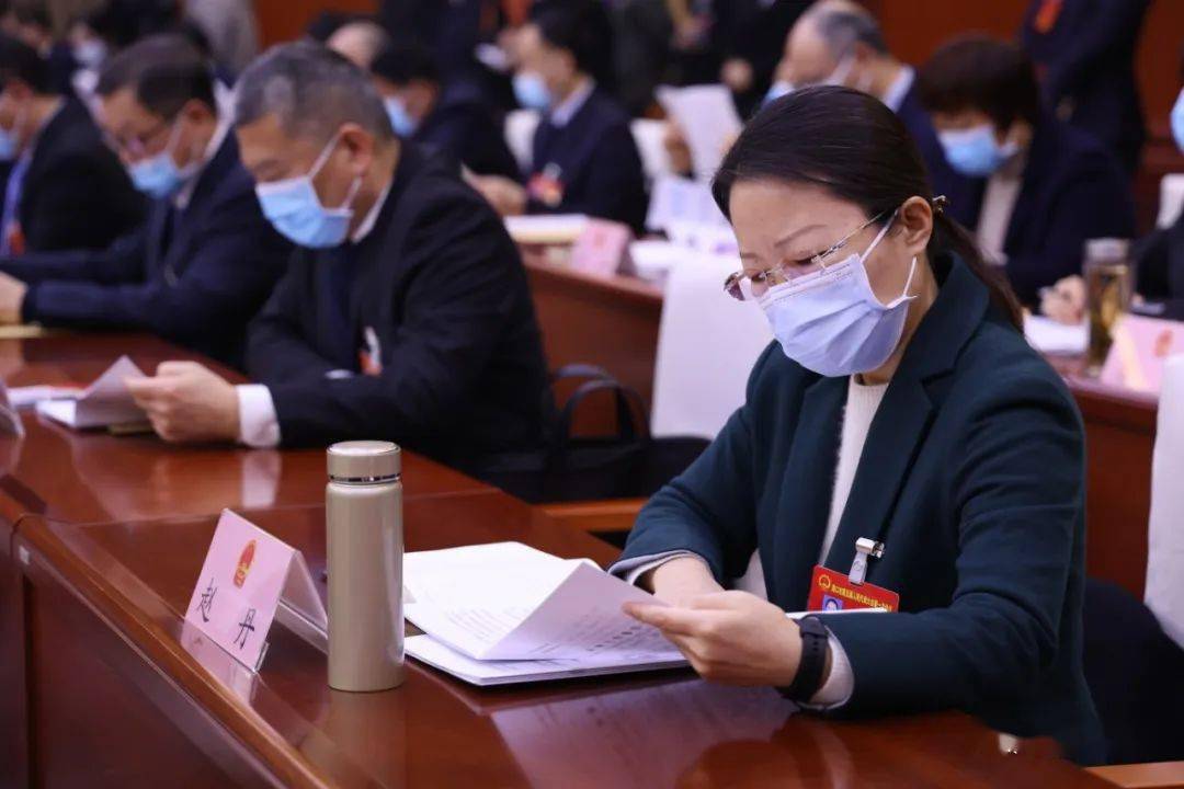 周口市第五届人民代表大会第一次会议开幕张建慧主持会议 吉建军作