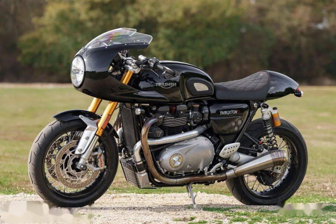全球存世3台,rotrex增压的全黑 triumph thruxton r,复古肌肉机车