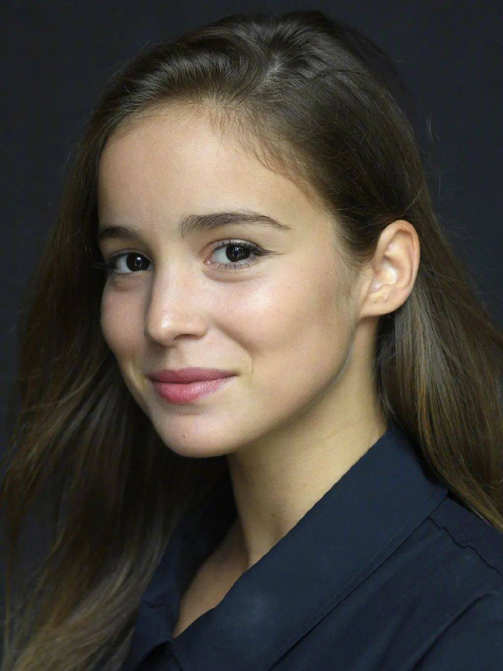 爱的是她!_alba_视频_工作