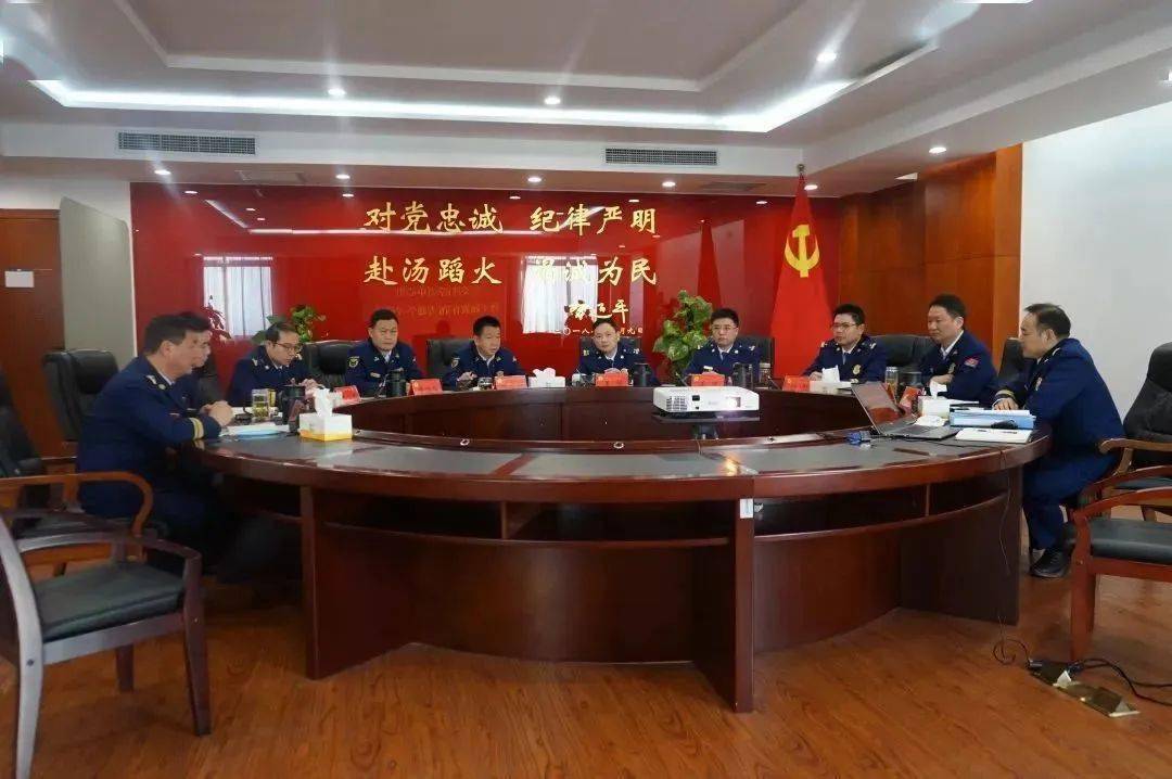 严格贯彻党委议事十六字方针,严格落实"第一议题"制度,年内召开党委会