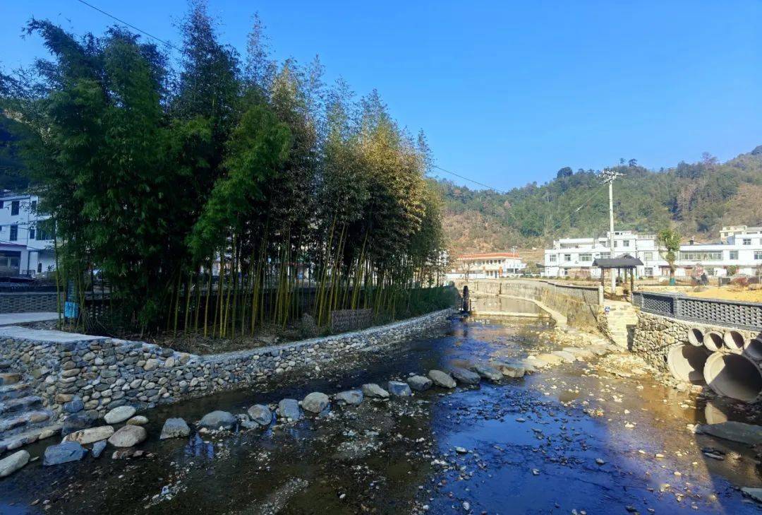 上犹这座亭阁廊桥正式建成投用._乡贤_卢阳_发展