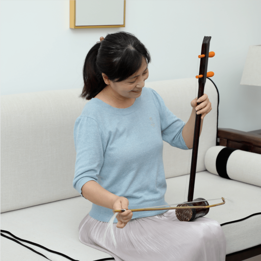 对老年人而言,学习二胡是锻炼身体,愉悦身心,丰富退休生活的好事.