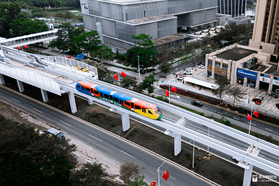 67深圳首条「云中巴士」来了!3块钱体验高空城市观光!