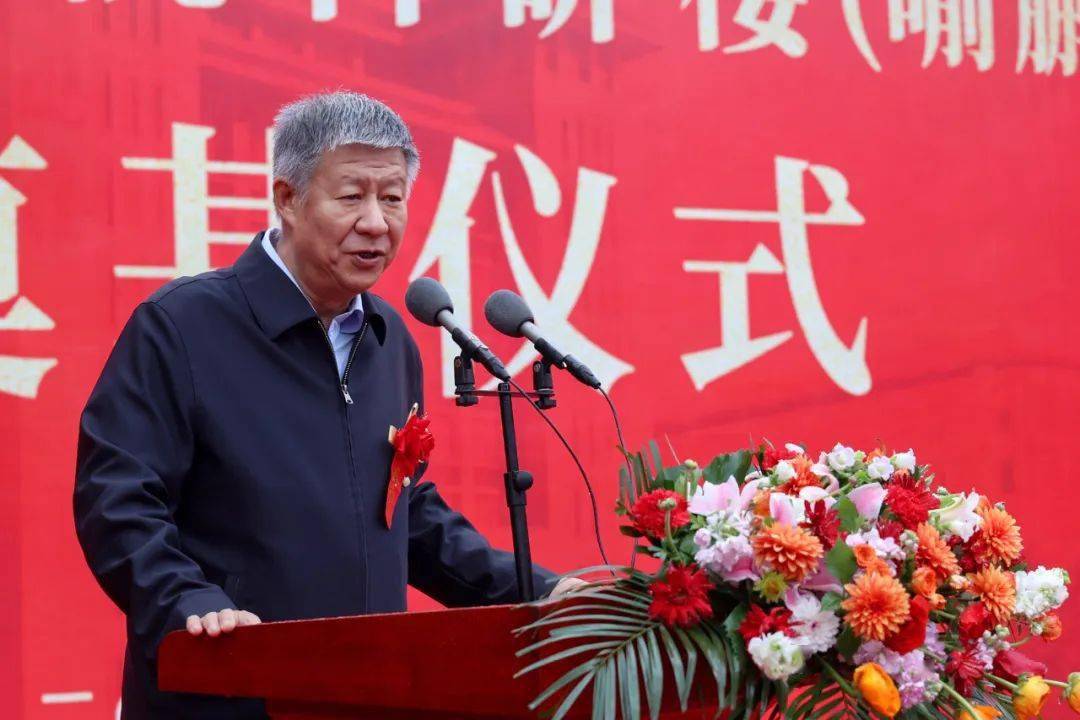 【楚商动态】武汉大学"喻鹏楼"奠基,华中科技大学"伟鹏中心"落成_建设