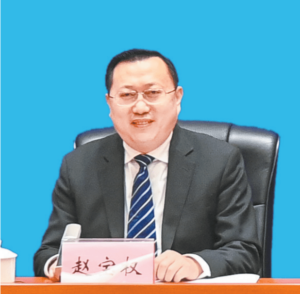 赵宝权介绍有关情况 齐岚森 摄视觉重庆市发展改革委党组成员,副主任