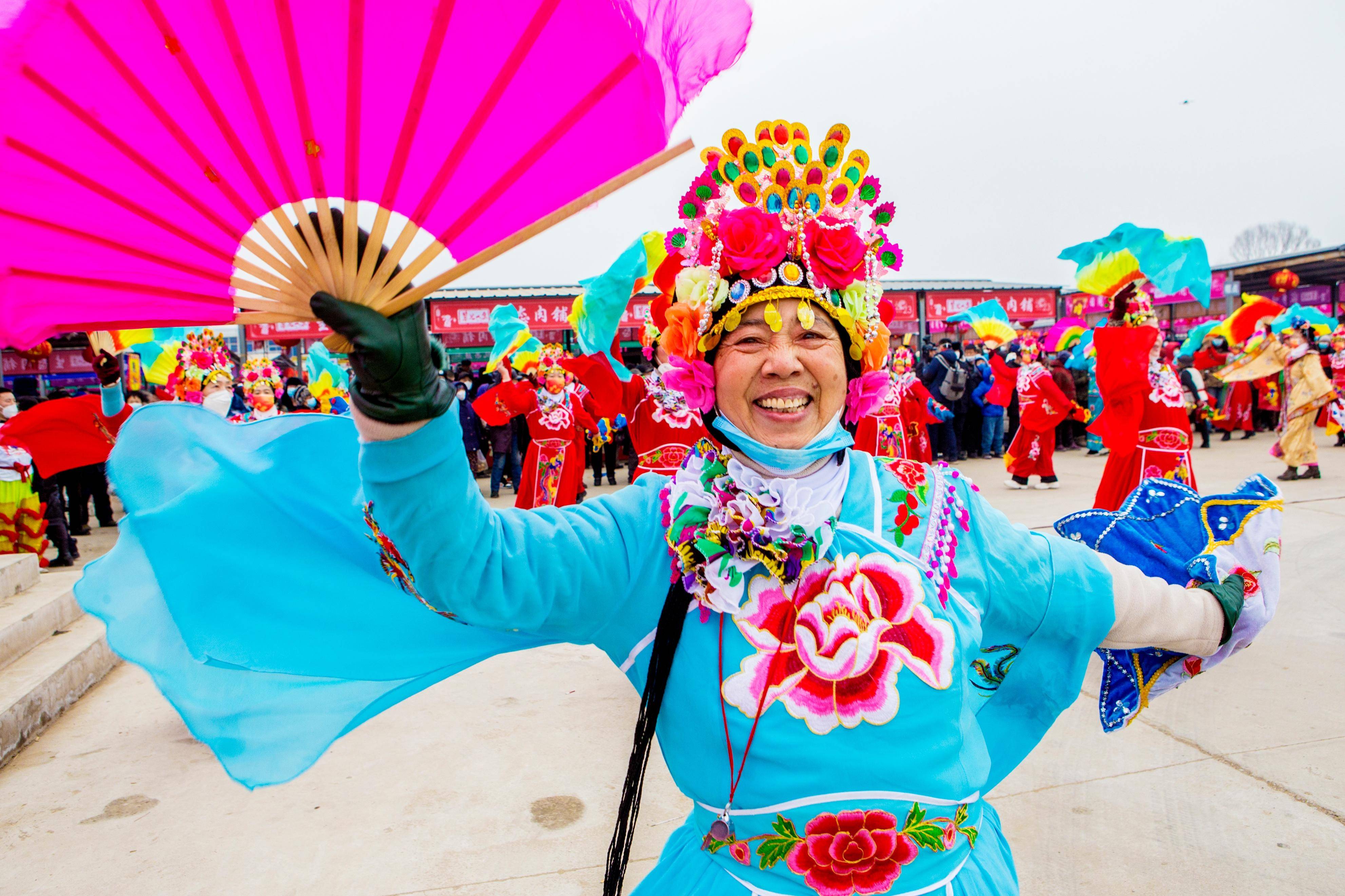 辽宁锦州:赶凌海(翠岩)大集品浓浓地道"年味儿"_红色_文化_消费