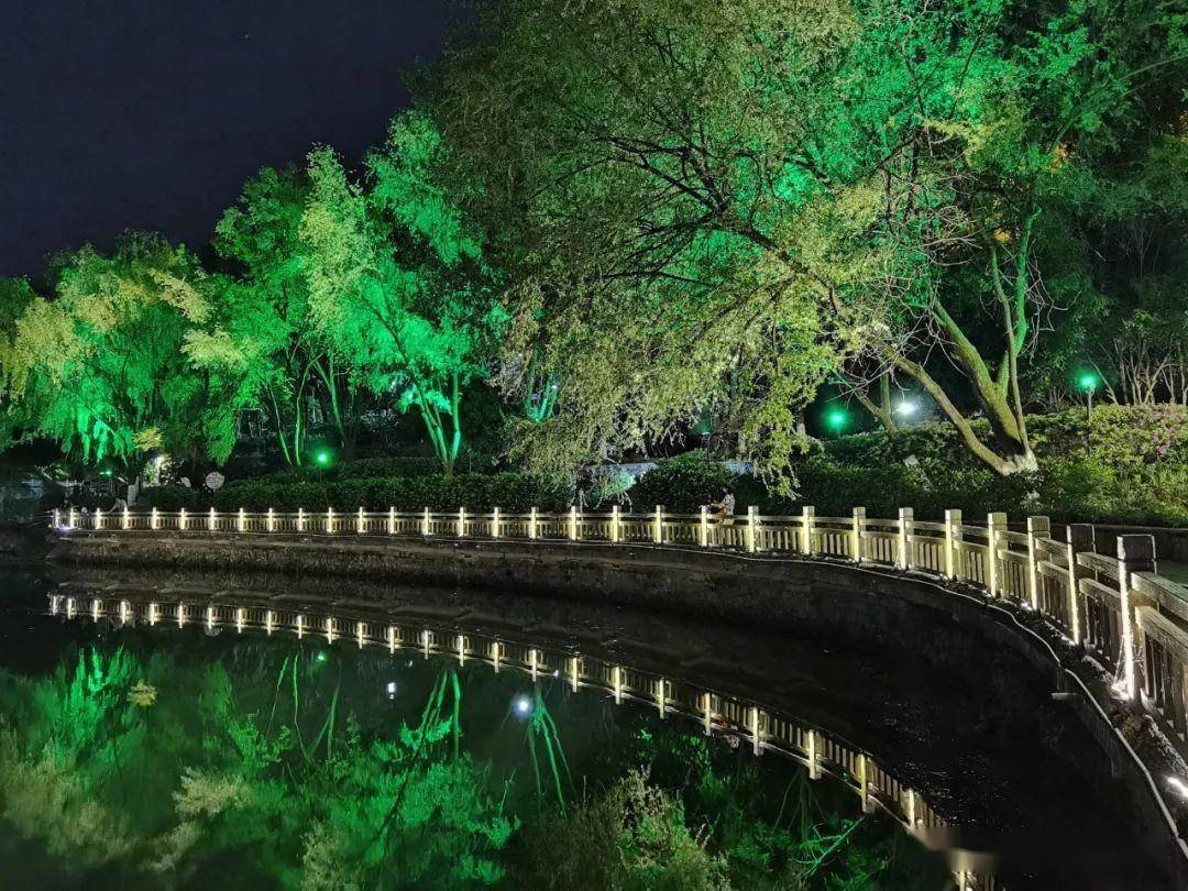 咸宁夜太美!今年还计划打造灯光秀._夜景_公园_大城市