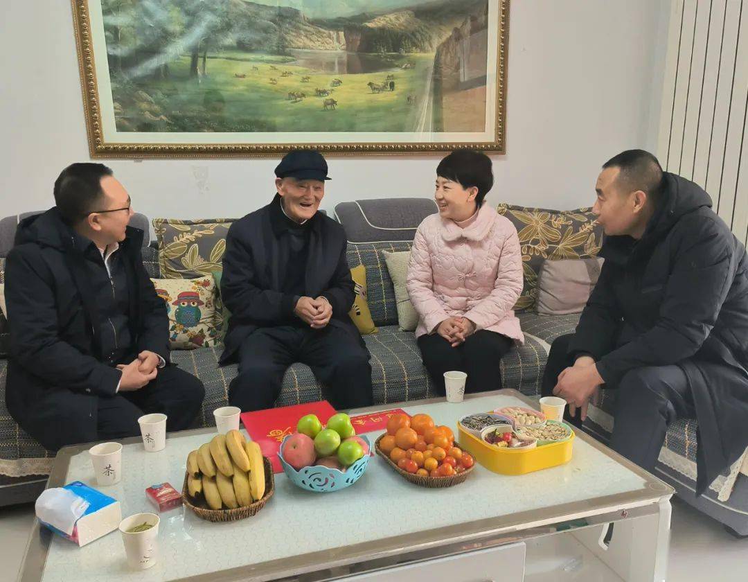 县四大班子开展春节前走访慰问活动_康县_老干部_发展