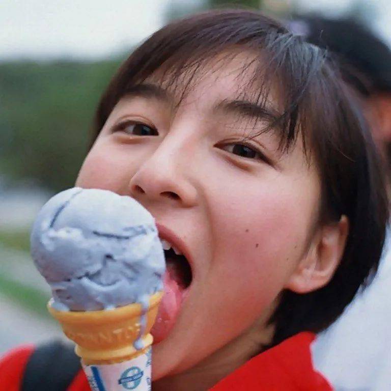 你可能不认识她,但一定见过这几张经典的「头像」;提到广末凉子,几乎