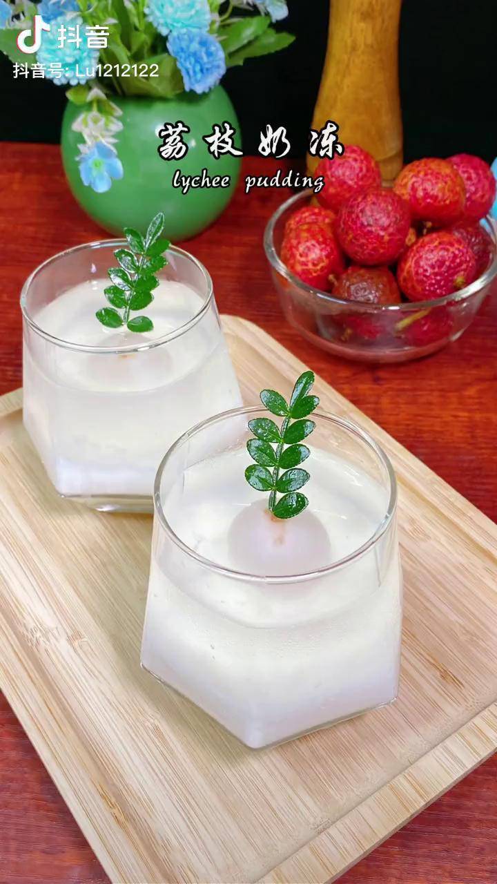 跟着抖音做美食 白凉粉水果果冻做法