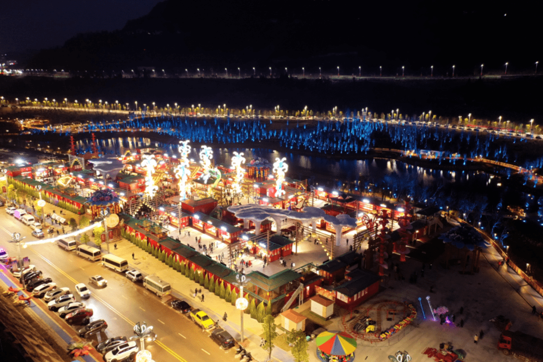 四川通江:"通江花月夜"不夜城正式亮灯 填补夜游项目空白