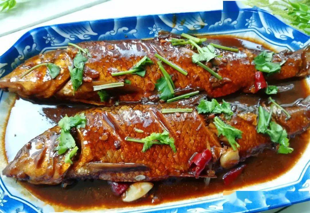 教你一道做鱼的方法,鱼不用煎也不用炸,酱香味浓还下饭_虫虫_干辣椒