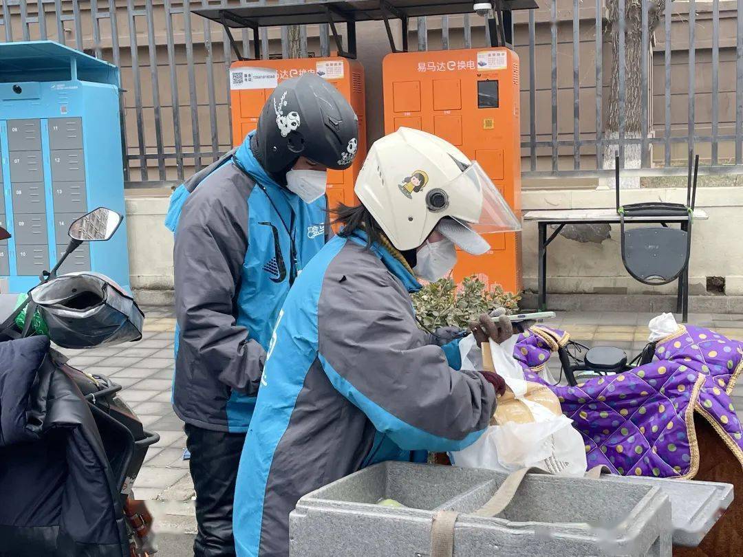 外卖骑手在奔跑中过新春_配送_顺义区_汪伟鑫