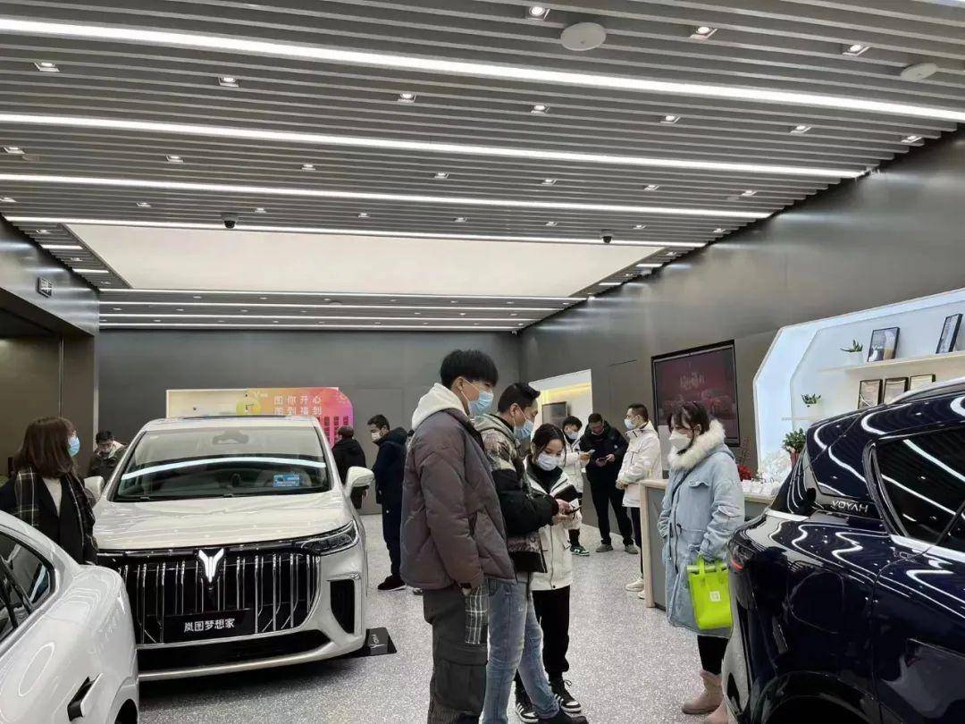 春节不打烊 武汉经开区消费市场供需两旺_市民_空间_商超
