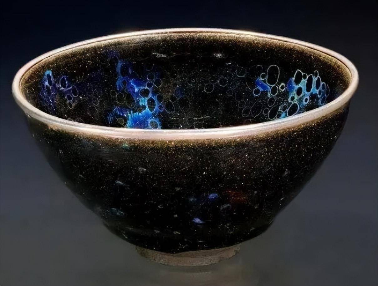 宋代"顶级"珍品建盏,中国仅剩半只,在日本被当做国宝价值连城_天目