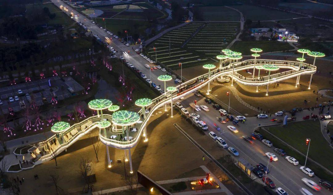 年味儿十足,"艺术天桥"解锁彭州新春爆款打卡点_造型_城市_音乐