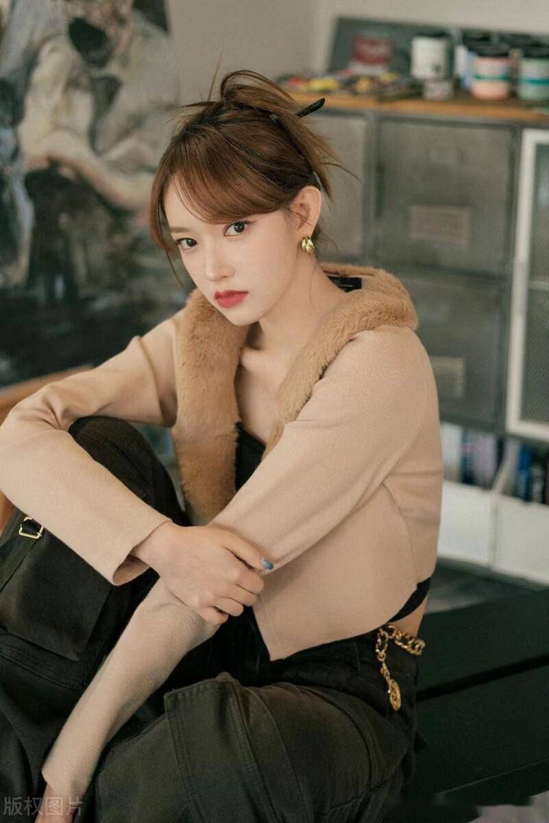 程潇《今天你真好看》造型写真,体验房车生活找寻自由和安逸_搜狐汽车